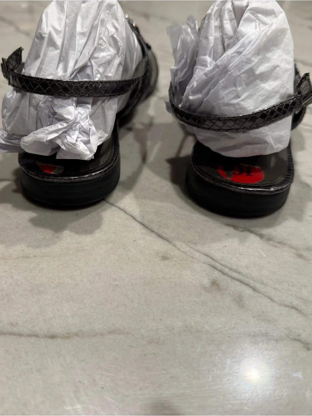 Bandolino Metallic Snakeskin T-Strap Sandals Size 10M Silver Black Buckle